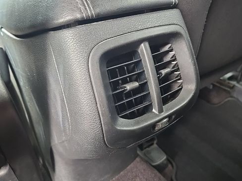 Used 2019 Jeep Cherokee Latitude w/ Popular Appearance Group AWD/4WD image 30