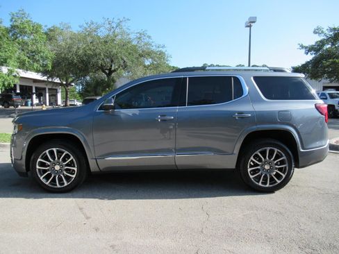 Used 2021 GMC Acadia Denali w/ Denali Technology Package FWD image 4
