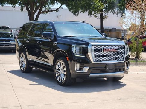 Used 2023 GMC Yukon Denali w/ LPO, Floor Liner Package AWD/4WD image 3