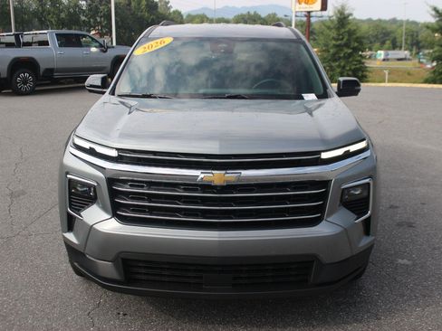 Used 2026 Chevrolet Traverse LT w/ Driver Confidence Package AWD/4WD image 3