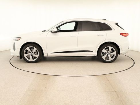 Used 2025 Audi Q5 Prestige AWD/4WD image 2