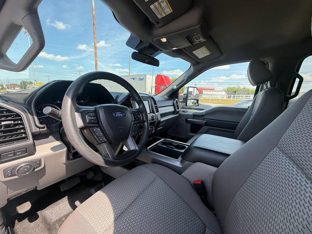 Used 2021 Ford F250 XLT w/ XLT Premium Package AWD/4WD image 13