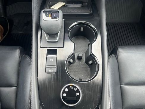 Used 2023 Nissan Rogue SL w/ SL Premium Package image 30