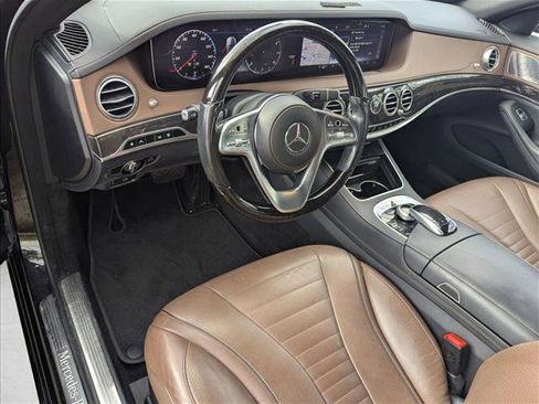 Used 2019 Mercedes-Benz S 560 4MATIC Sedan image 3