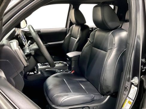 Certified 2022 Toyota Tacoma TRD Off-Road image 26