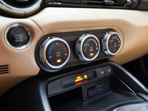 Used 2019 MAZDA MX-5 Miata Grand Touring RWD image 57