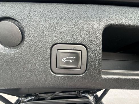 Used 2025 Chevrolet Equinox RS w/ Safety and Technology Package AWD/4WD image 19