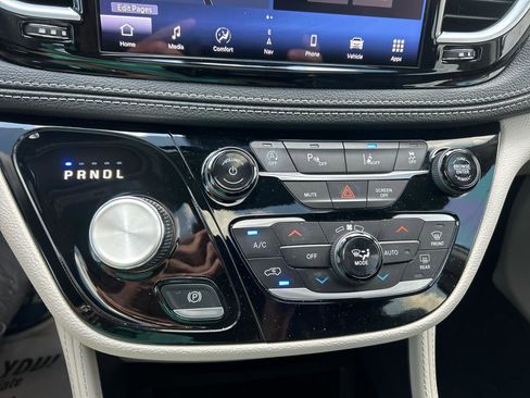 Used 2023 Chrysler Pacifica Limited w/ Uconnect Theater Family Group AWD/4WD image 23