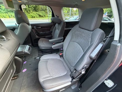 Used 2013 GMC Acadia SLE FWD image 28