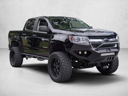 Used 2018 Chevrolet Colorado W/T w/ WT Convenience Package AWD/4WD image 3