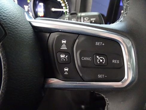 Certified 2025 Jeep Wrangler Unlimited Sahara w/ Safety Group image 8