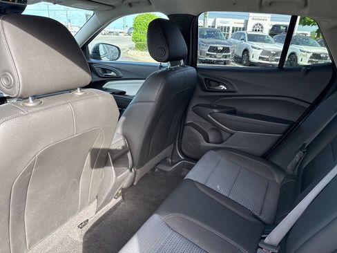 Used 2025 Chevrolet Trax LT w/ LT Convenience Package FWD image 23