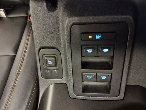 Used 2023 Ford Bronco Badlands image 32