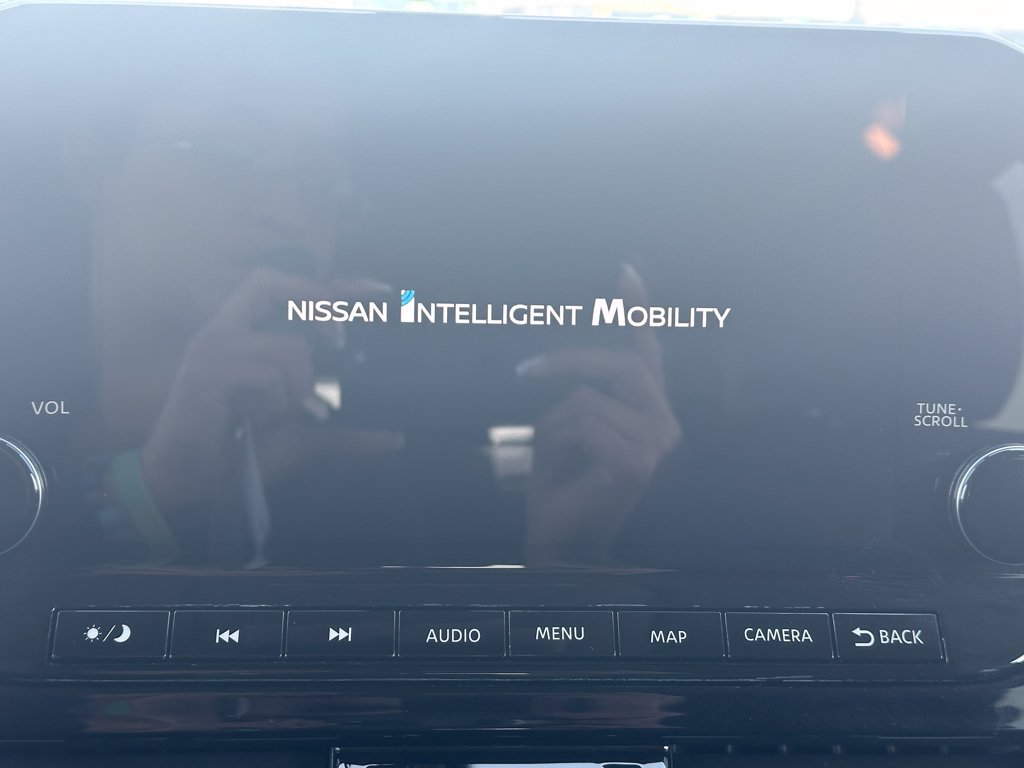 Used 2025 Nissan Pathfinder SL AWD/4WD image 25