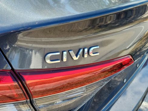Used 2022 Honda Civic EX image 10