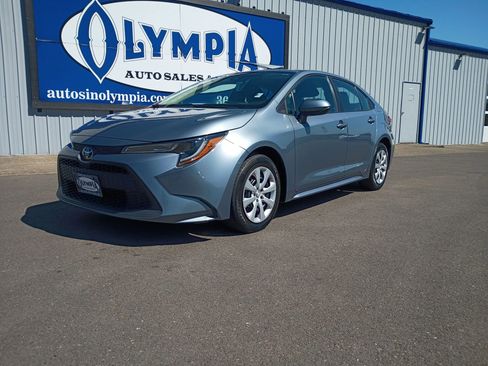 Used 2022 Toyota Corolla LE FWD image 2