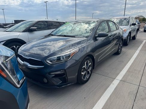 Used 2020 Kia Forte LXS FWD image 2