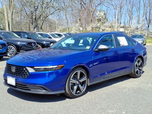 Used 2024 Honda Accord Sport image 3