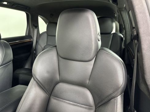Certified 2015 Porsche Cayenne Turbo AWD/4WD image 41