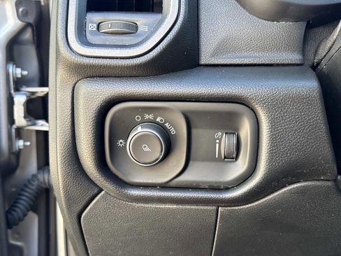 Used 2022 RAM 2500 Tradesman w/ Chrome Appearance Group image 20