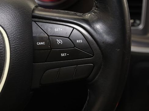 Used 2019 Dodge Charger SXT image 31