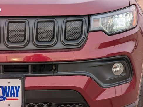 Used 2022 Jeep Compass Latitude image 9