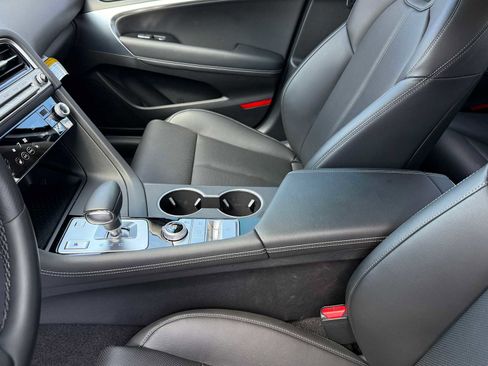 Used 2025 Genesis G70 2.5T RWD image 22