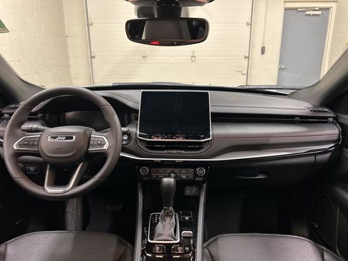 Used 2024 Jeep Compass Trailhawk w/ Trailhawk Elite Group AWD/4WD image 18