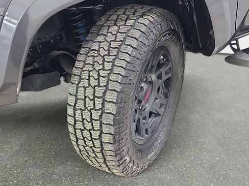 Used 2021 Toyota Tacoma TRD Sport w/ Technology Package image 28