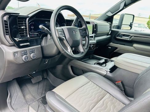 Used 2025 Chevrolet Silverado 2500 ZR2 w/ Technology Package AWD/4WD image 20