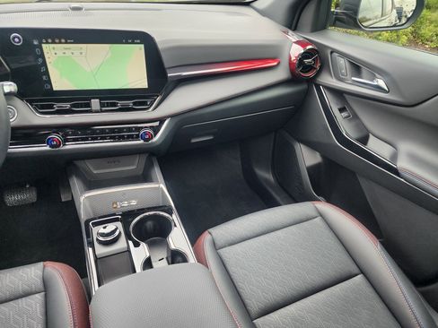 Used 2025 Chevrolet Equinox RS w/ Convenience Package III image 16