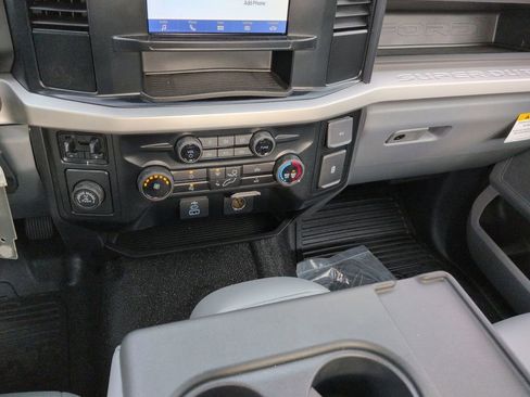 Used 2024 Ford F250 XL w/ XL Chrome Package image 22