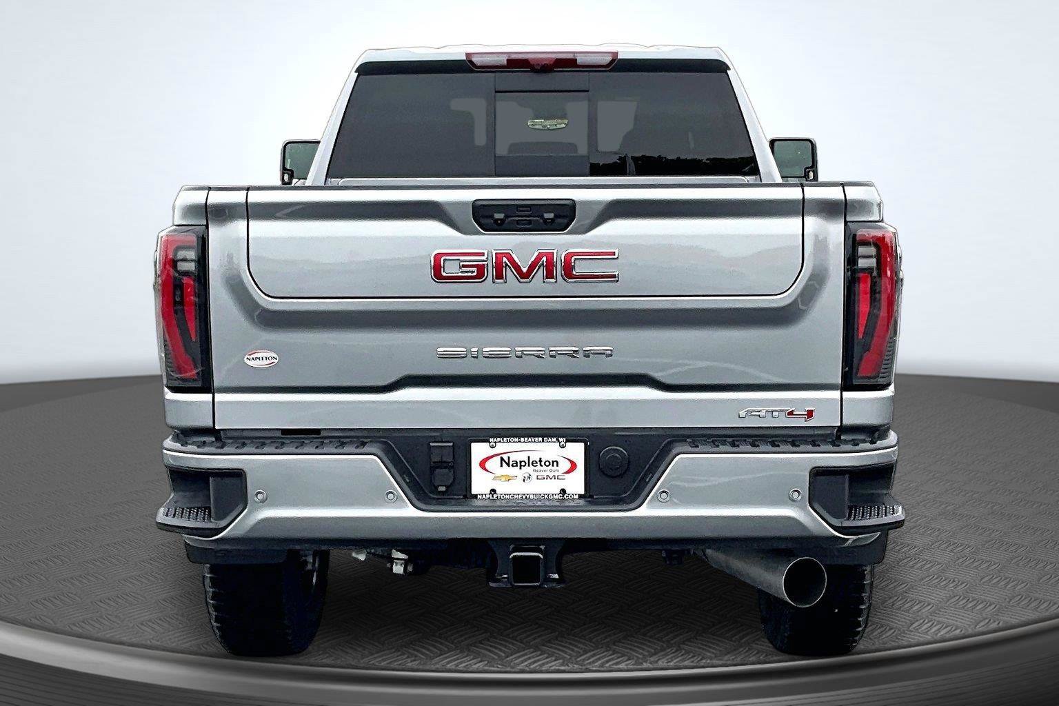 Used 2026 GMC Sierra 2500 AT4 w/ Technology Package AWD/4WD image 4