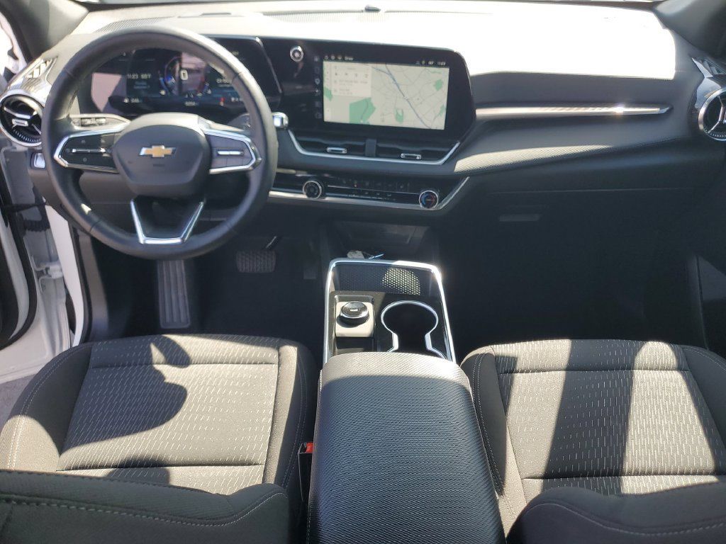 Used 2026 Chevrolet Equinox LT w/ Safety and Technology Package FWD image 20