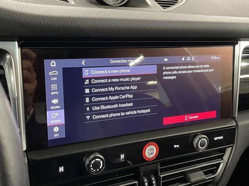 Certified 2024 Porsche Macan AWD/4WD image 29