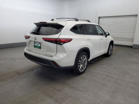 Used 2021 Toyota Highlander Limited image 9