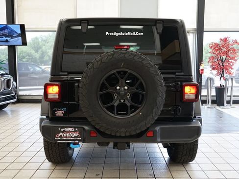 Used 2024 Jeep Wrangler Unlimited AWD/4WD image 15