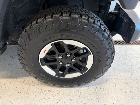 Used 2021 Jeep Wrangler Unlimited Rubicon AWD/4WD image 12