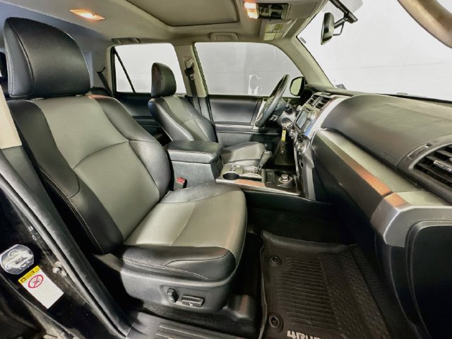 Used 2018 Toyota 4Runner SR5 Premium AWD/4WD image 26