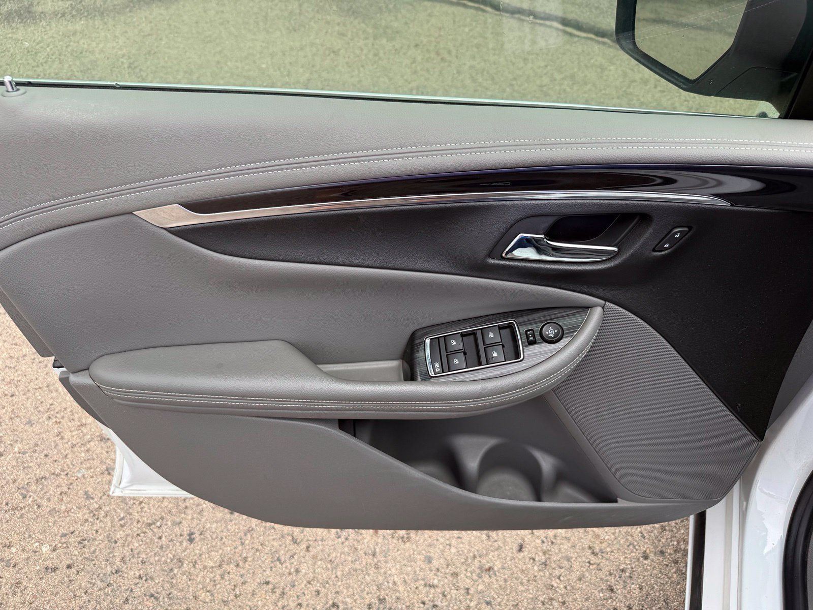 Used 2018 Chevrolet Impala LS FWD image 11