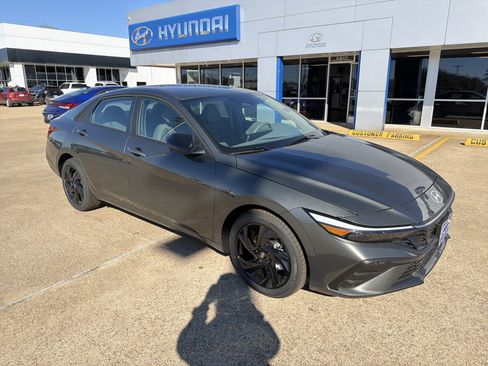 New 2026 Hyundai Elantra Sport image 2