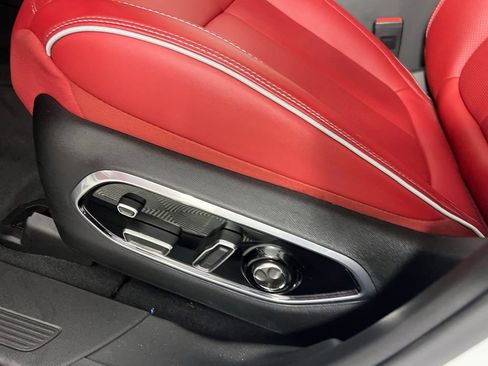 Used 2024 Jeep Wagoneer Launch Edition image 23