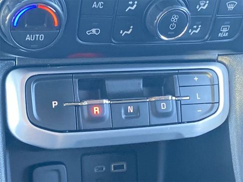 Used 2021 GMC Acadia SLE w/ Driver Convenience Package image 26