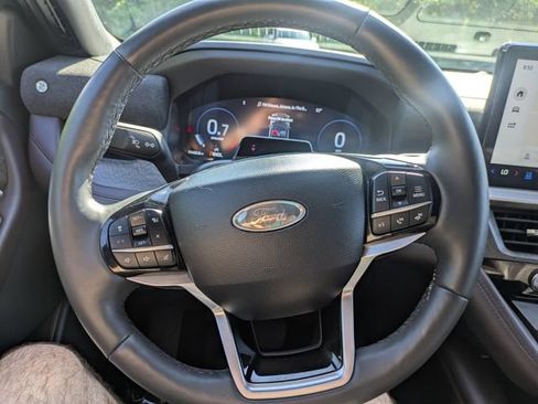 Used 2025 Ford Explorer Platinum AWD/4WD image 22