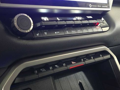 Used 2023 Toyota Tundra Limited w/ TRD Off-Road Package AWD/4WD image 33