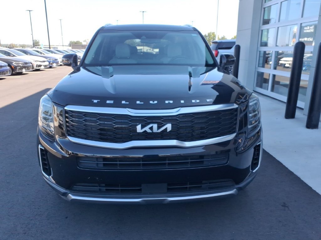 Used 2022 Kia Telluride EX w/ EX Premium Package FWD image 3