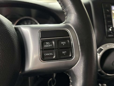 Used 2016 Jeep Wrangler Unlimited Rubicon image 35