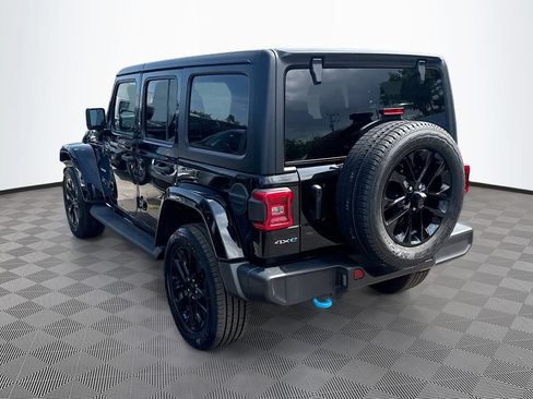 Used 2023 Jeep Wrangler Unlimited Sahara w/ Cold Weather Group AWD/4WD image 8