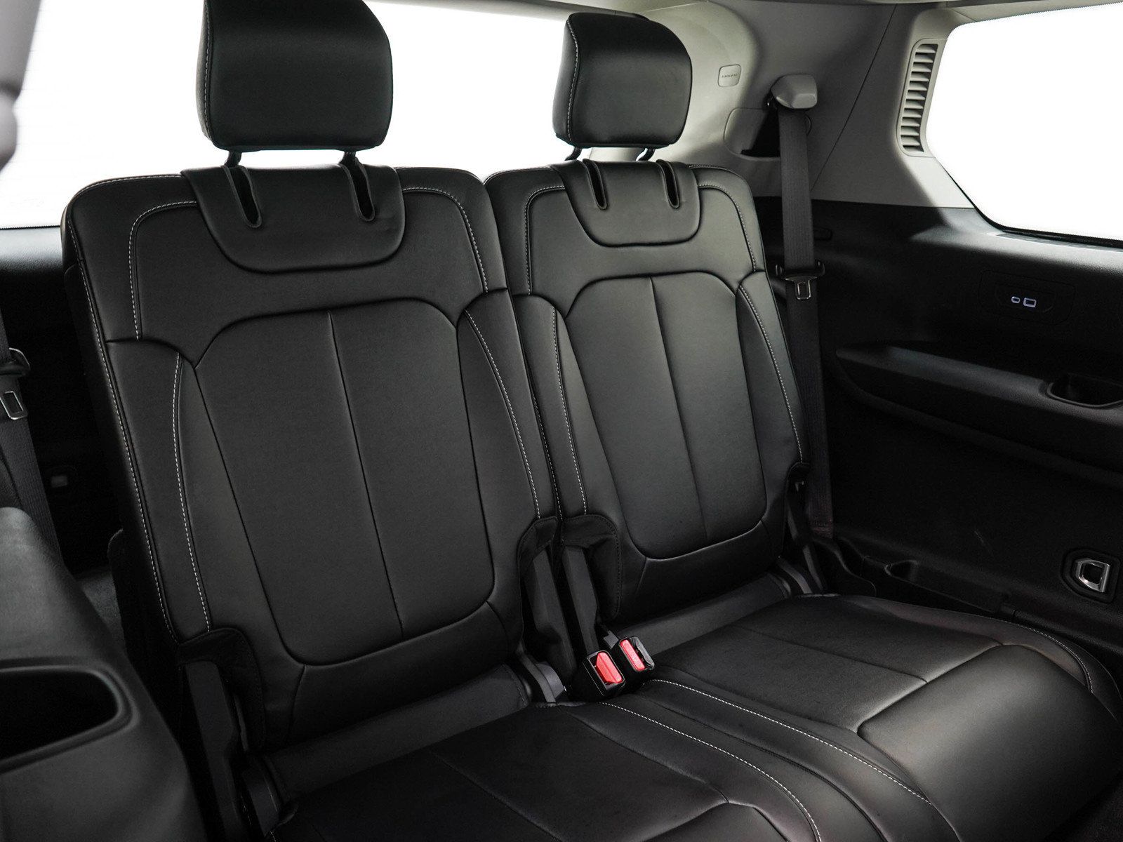 Used 2023 Jeep Grand Cherokee L Limited AWD/4WD image 16