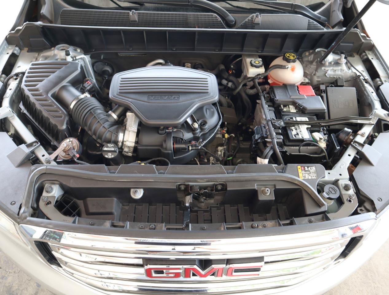 Used 2019 GMC Acadia SLT FWD image 12
